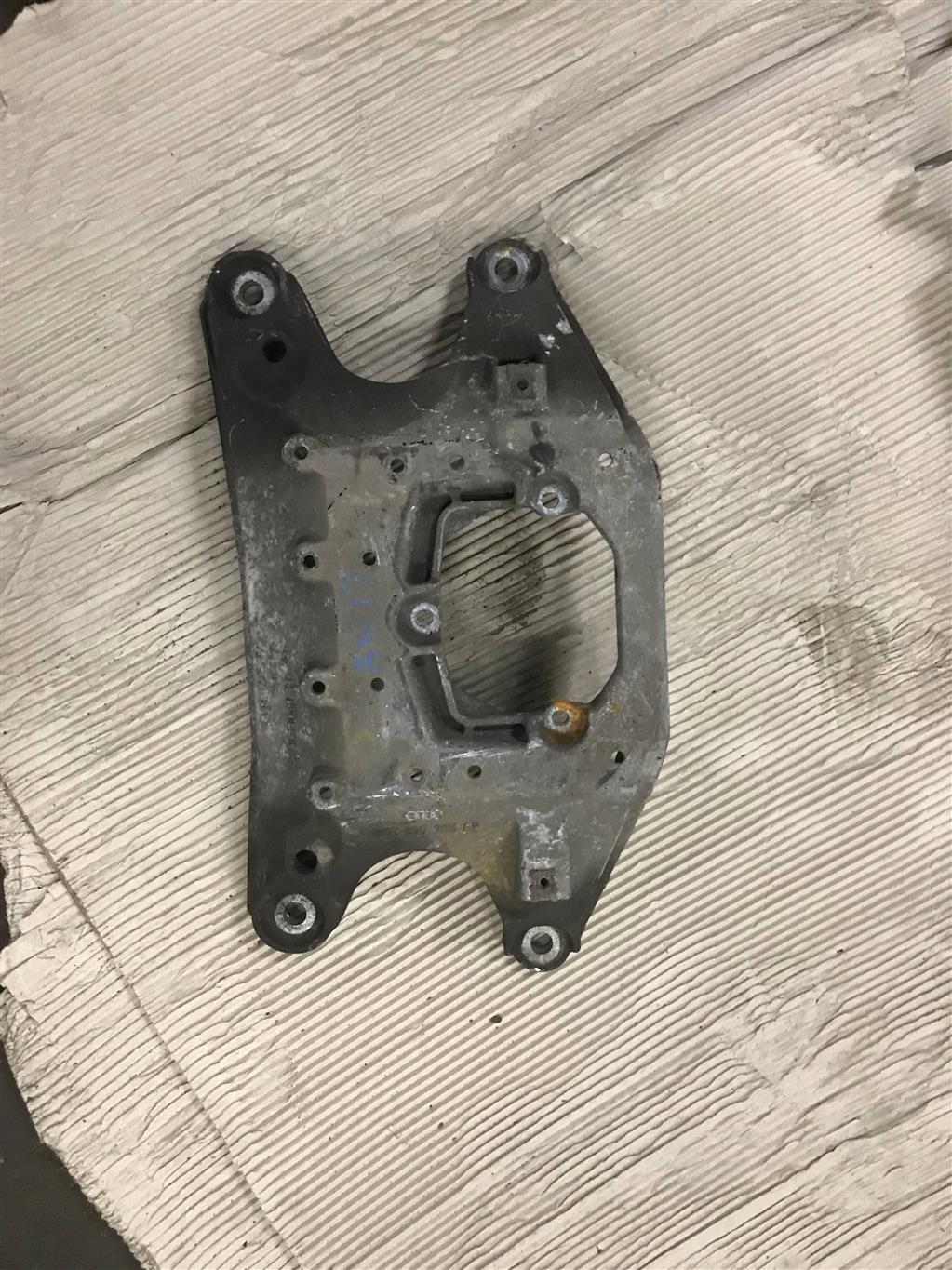 Audi A5/S5 Coupe (8T) 2007-2011 для Опора КПП