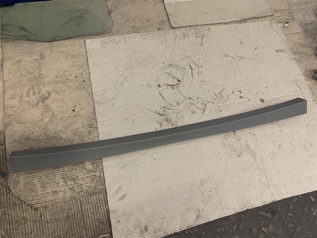 Audi Q7 (4L)  2005 - 2009 для Облицовка крышки багажника верхняя