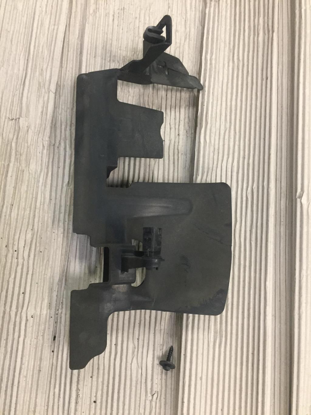 Volkswagen Jetta 2005-2011 для Воздуховод радиатора левый