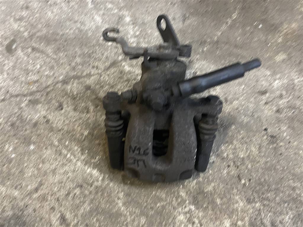 Skoda Octavia A7 для Суппорт задний правый