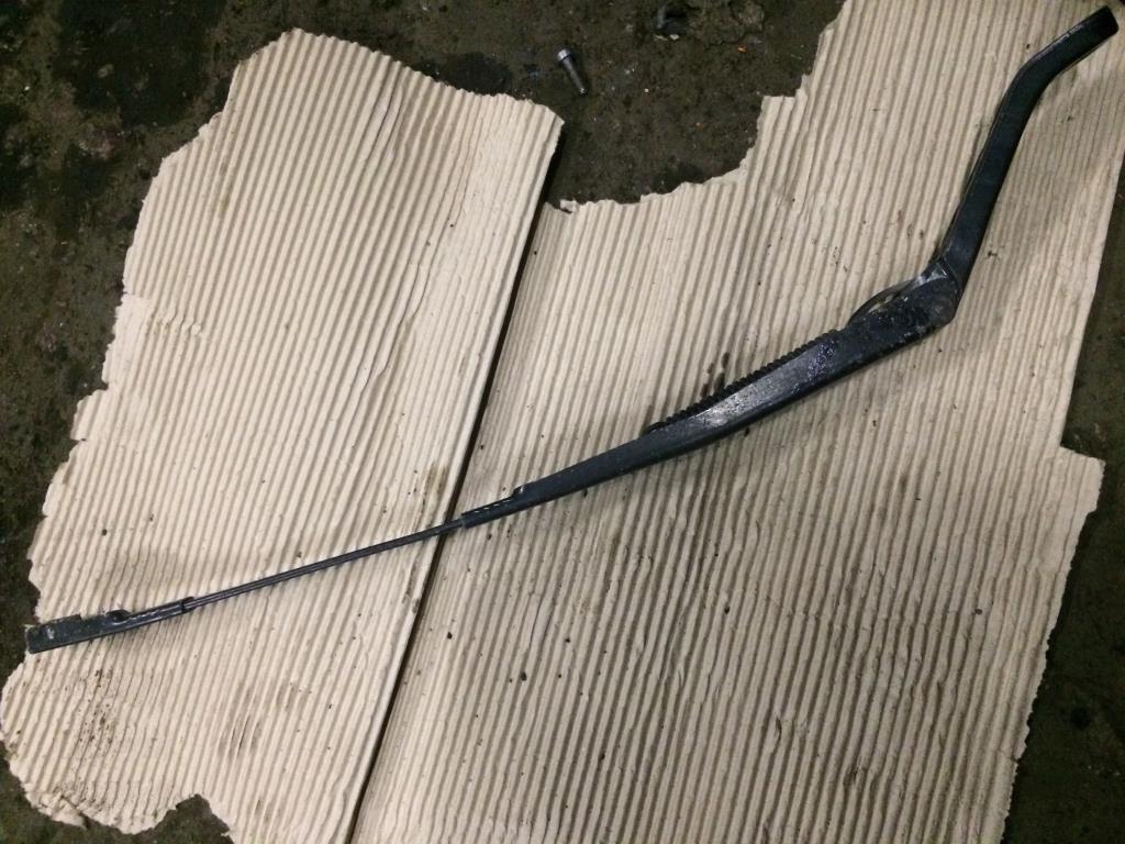 Volkswagen Sharan 2000-2006 для Поводок стеклоочистителя передний правый