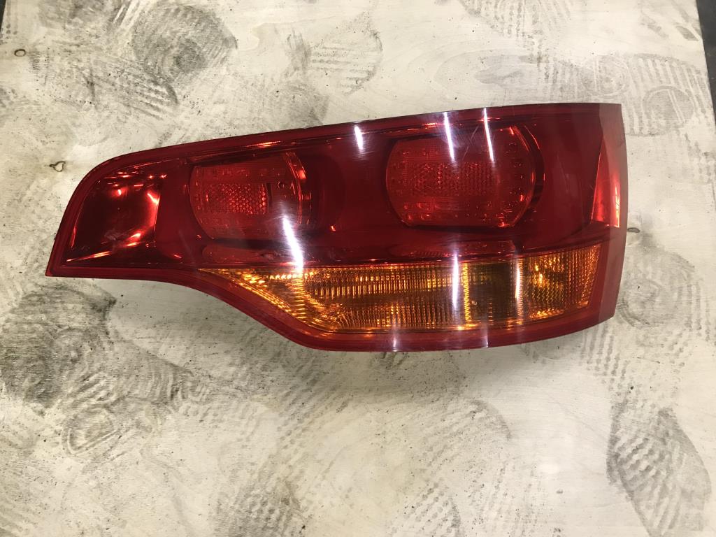 Audi Q7 (4L)  2005 - 2009 для Фонарь задний правый