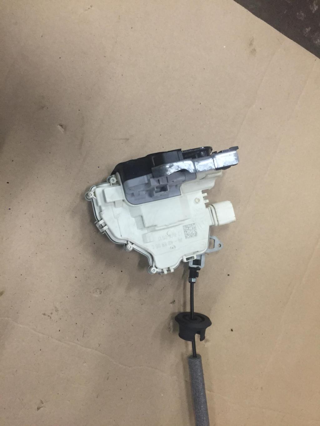 Audi Q3 (8U) 2014-2018 рестайлинг для Замок двери задней левой