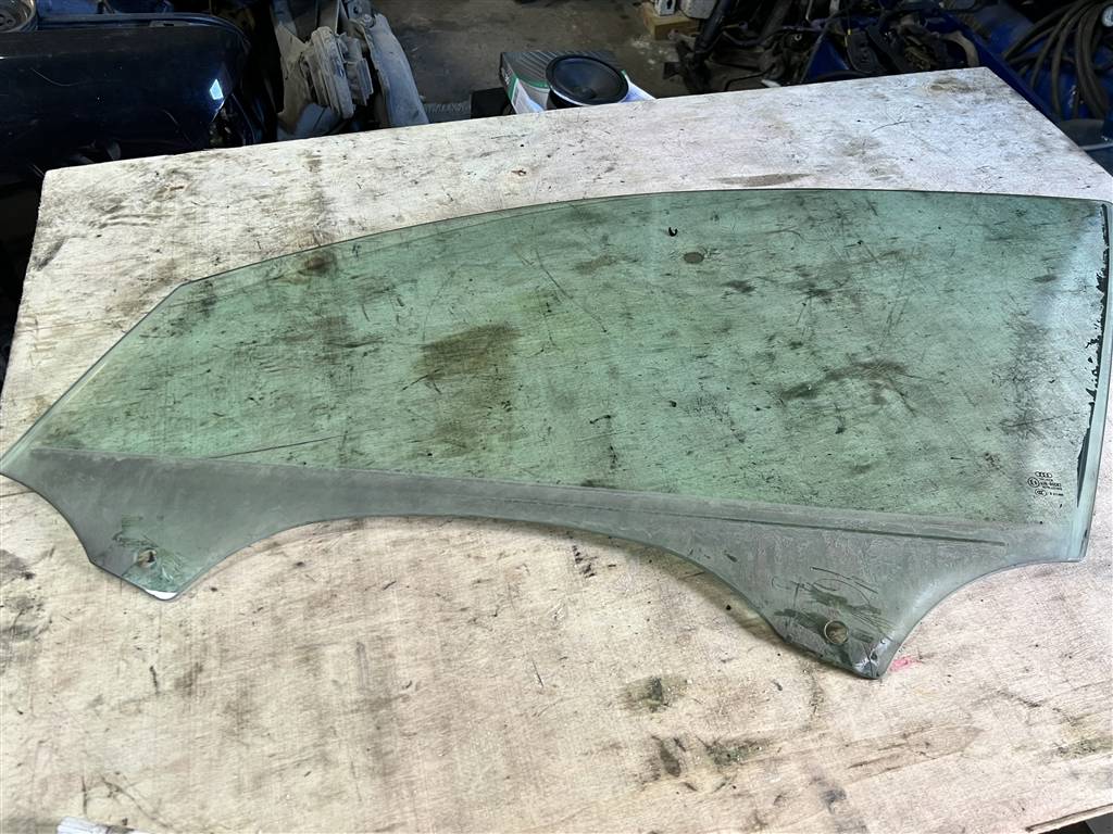 Audi A6 C7 для Стекло двери передней левой