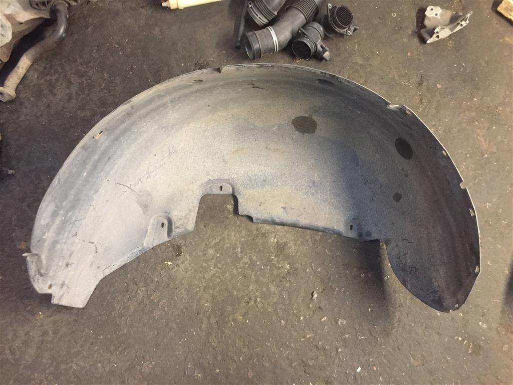 Volkswagen Touareg 7L 2002-2006 для Локер задний левый(подкрылок)