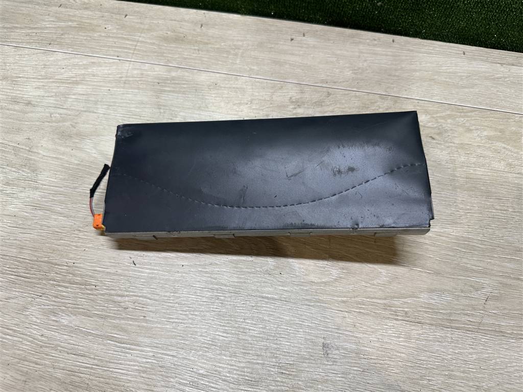 Skoda Octavia A7 для Подушка безопасности нижняя (для колен)