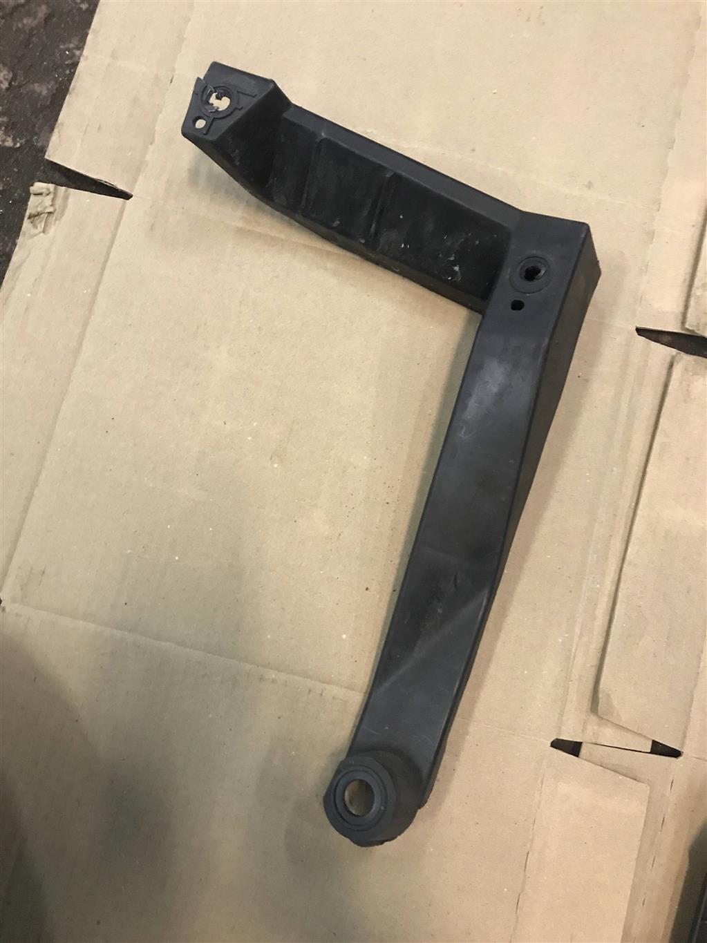 Volkswagen Touareg 7L 2007-2010 для Направляющая заднего бампера правая