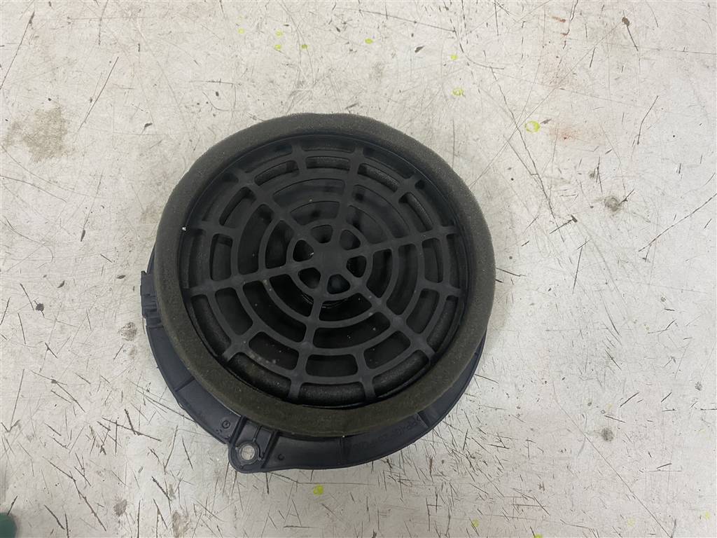 Audi A6 C7 для Динамик