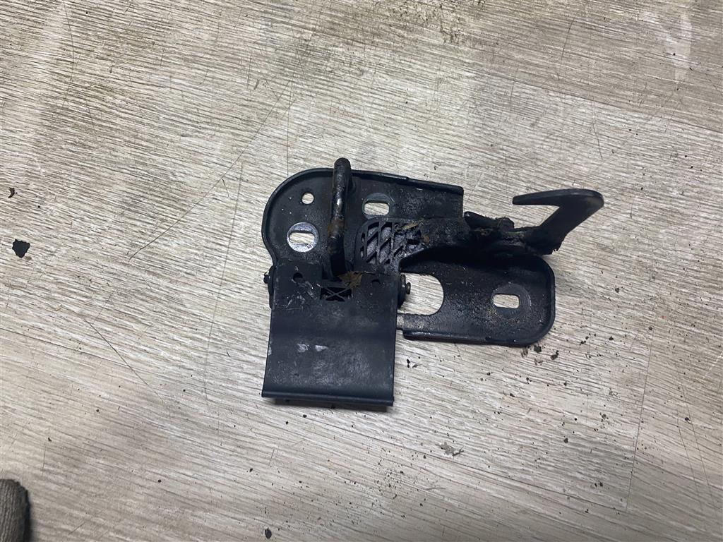 Volkswagen Passat CC 2012-2017 рестайлинг для Замок капота