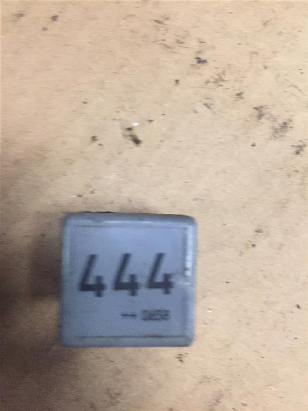 Audi Q7 (4L)  2005 - 2009 для Реле 444