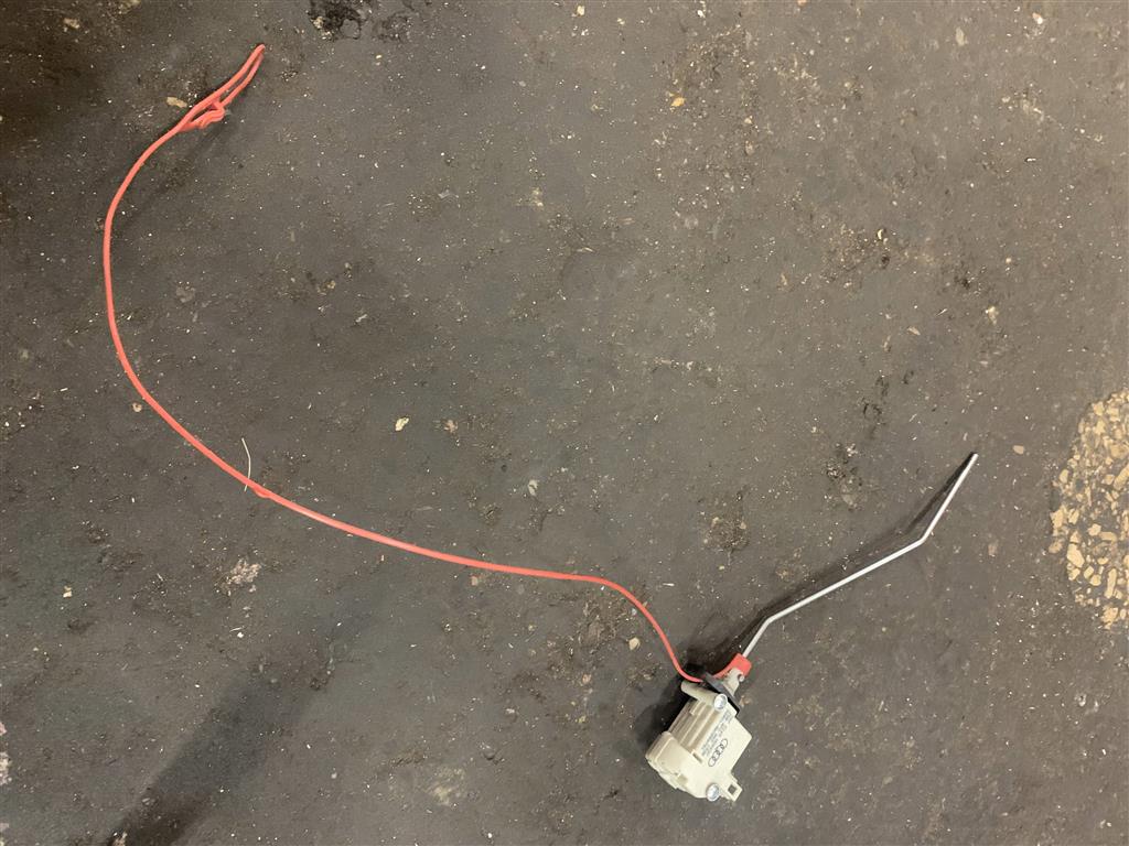 Audi A6 (C6 4F) Allroad quattro 2005-2012 для Активатор замка крышки бензобака