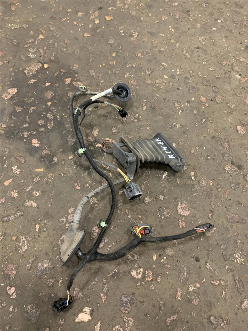 Volkswagen Passat (B6) 2005-2010 для Жгут проводов двери