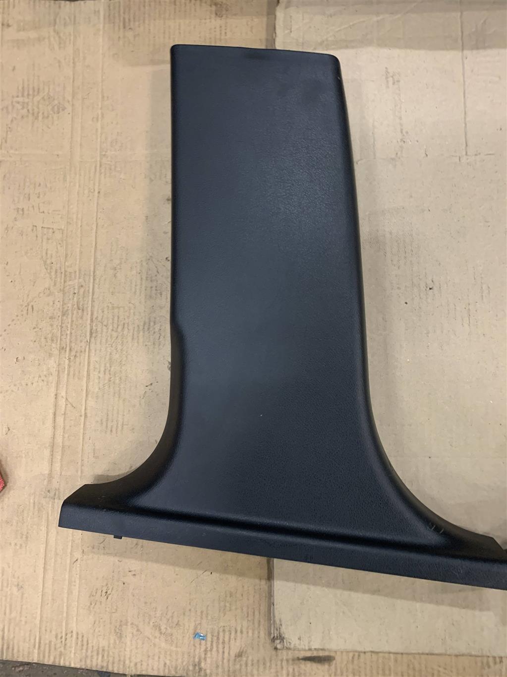 Audi RS6 (C6 4F) 2007-2011 для Обшивка стойки