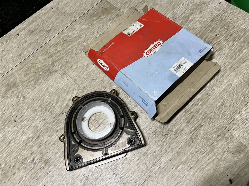 Ford Focus II 2008-2011 для Сальник коленвала задний Ford Focus II 2008-2011 для Сальник коленвала задний