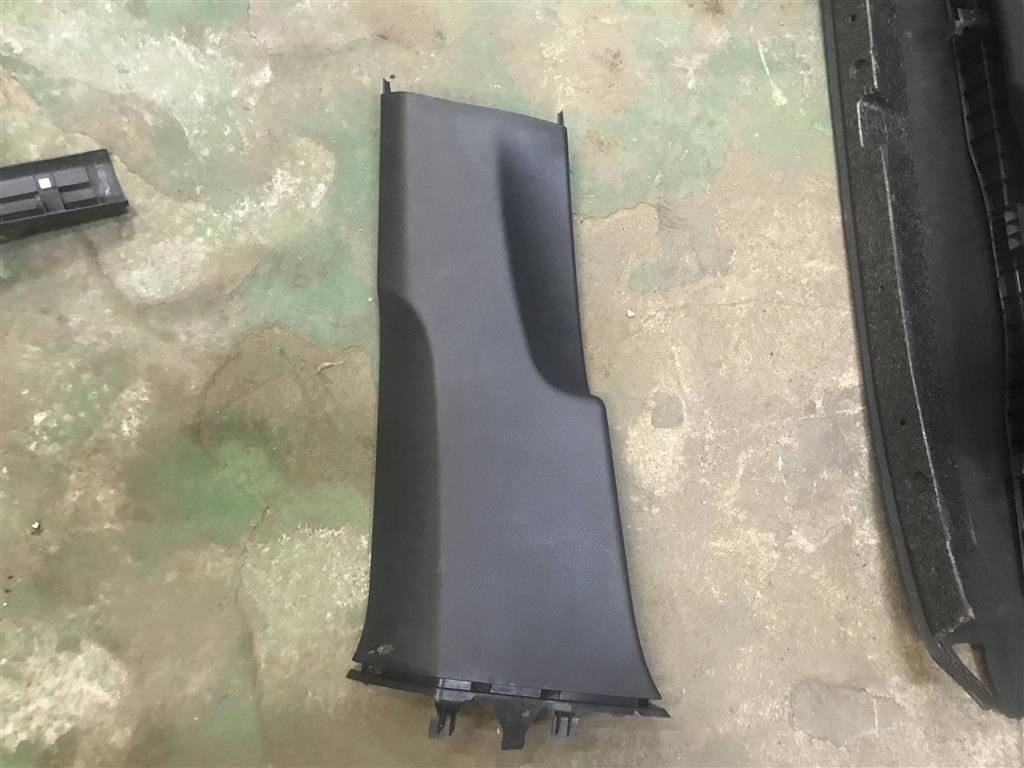 Volkswagen Passat (B7) 2011-2015 для Обшивка стойки