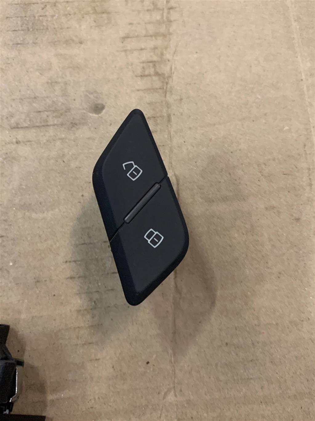 Audi Q7 (4M) 2015-2019 для Кнопка центрального замка