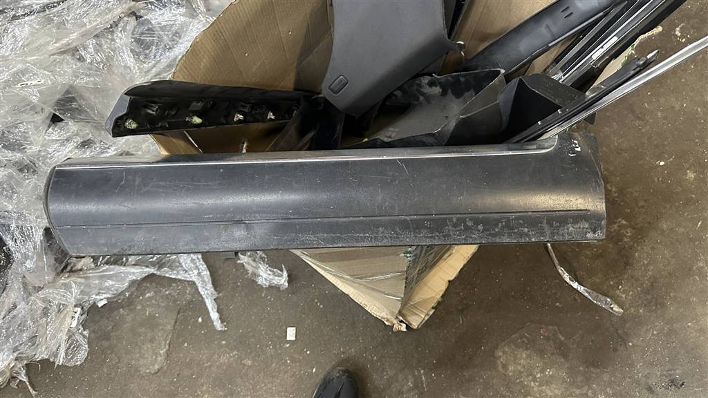 Volkswagen Touareg 7L 2002-2006 для молдинг двери