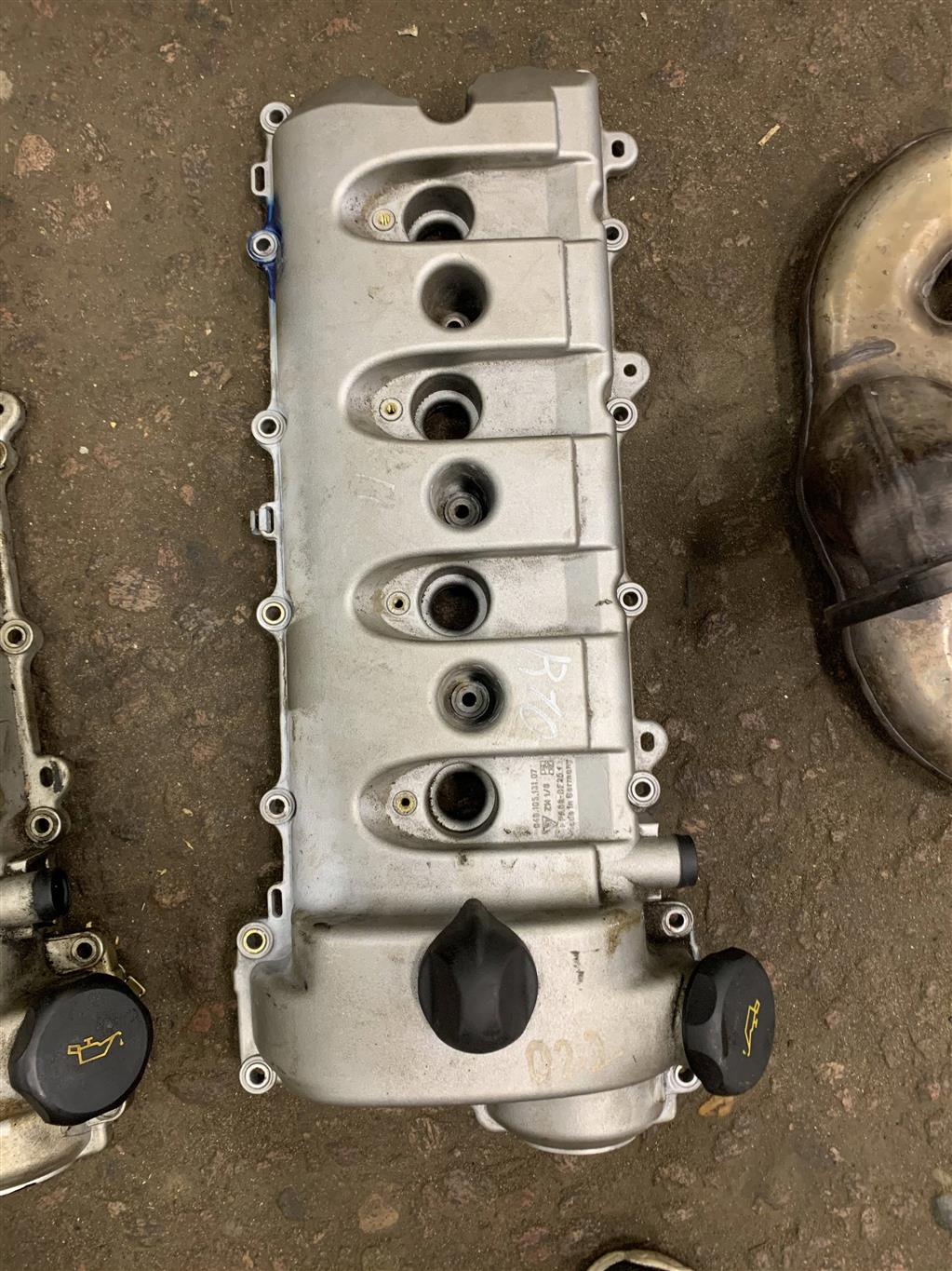 Porsche  Cayenne 955 2002-2007 для Крышка клапанная (ГБЦ)