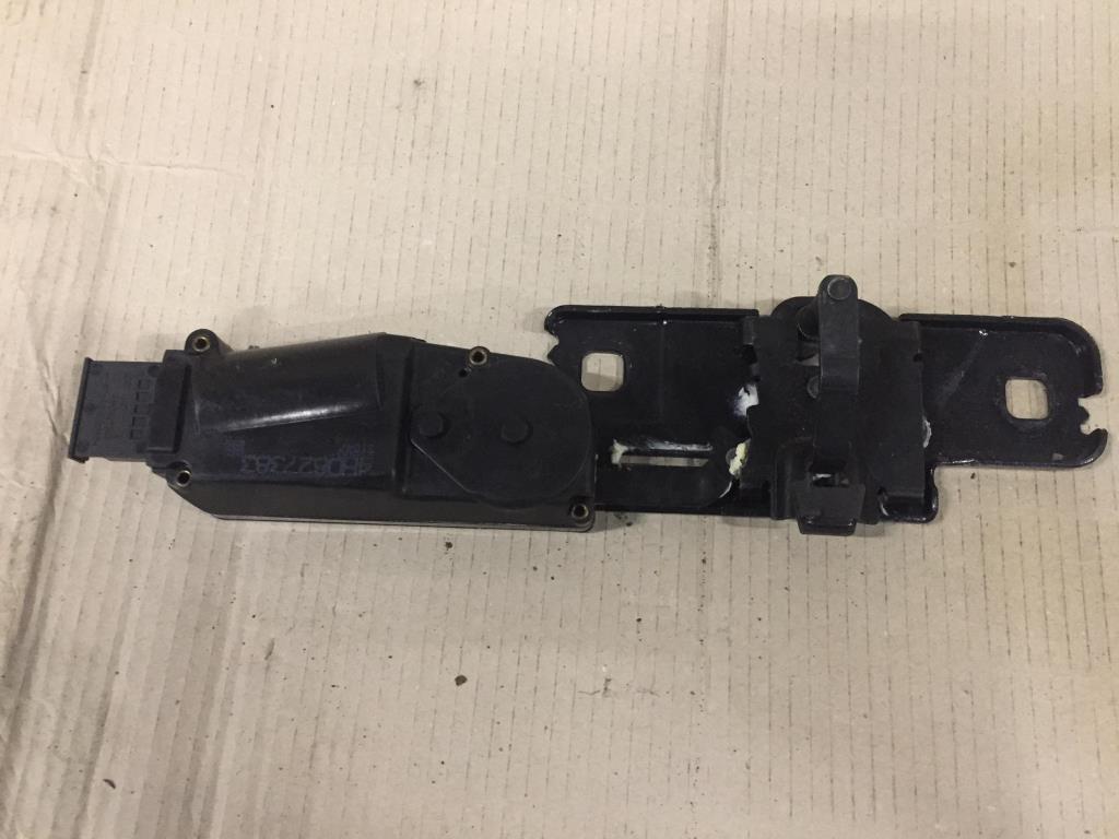 Audi A7 (4G) 2010-2014 для доводчик замка крышки багажника