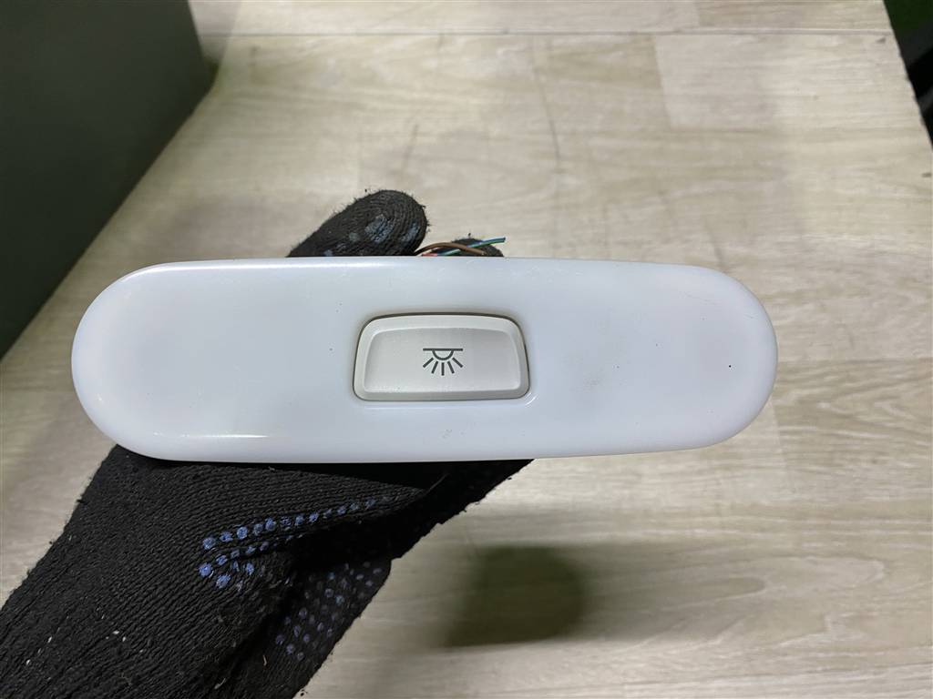 Audi A4 (B8) 2007-2012 для Плафон салонный