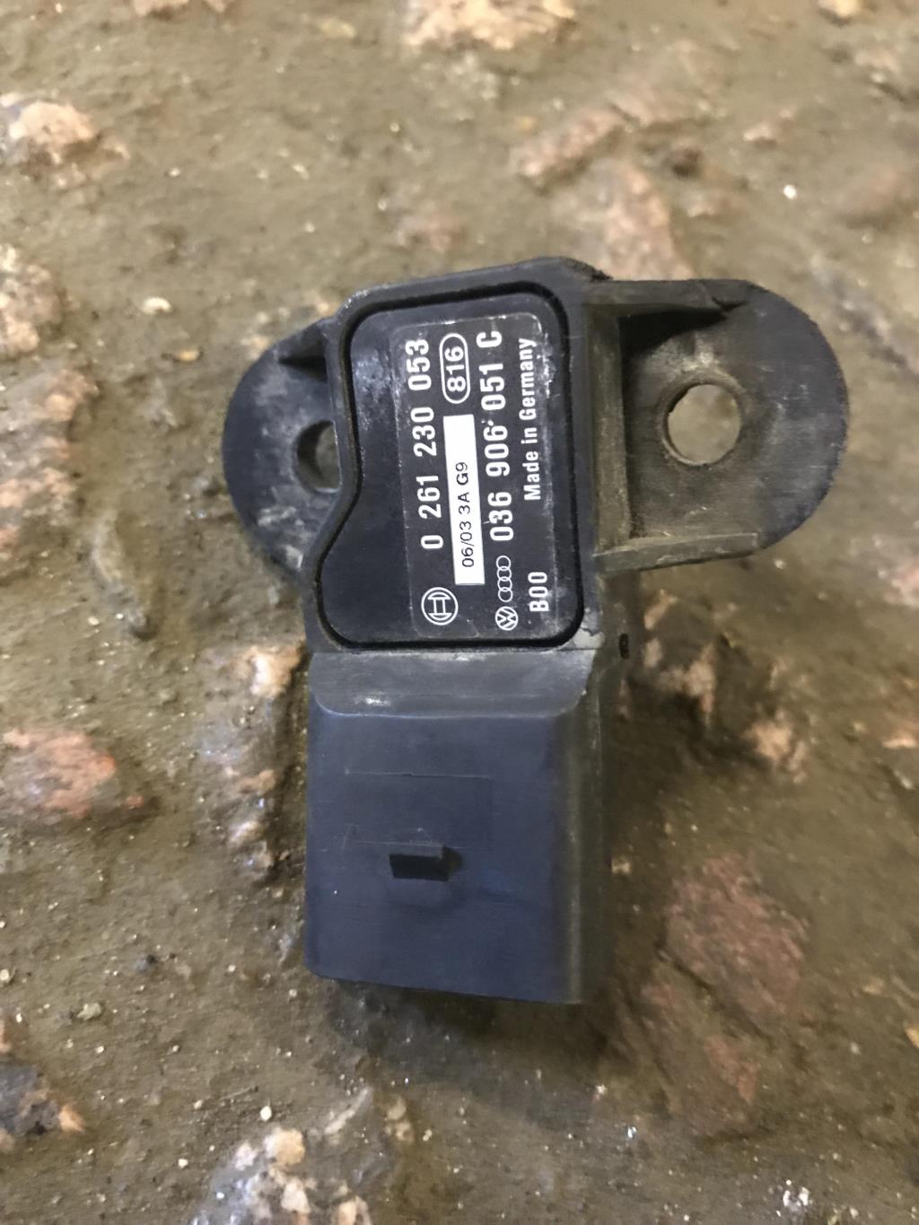 Audi Q7 (4L)  2005 - 2009 для датчик давления