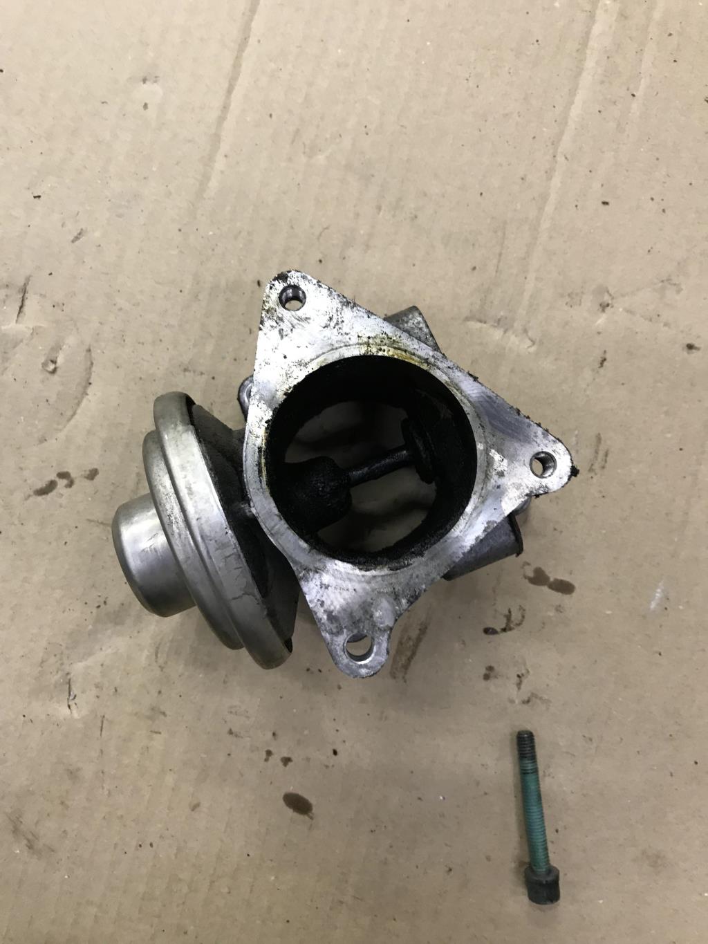 Skoda Octavia (A5 1Z-) 2004-2009 для Клапан рециркуляции выхлопных газов