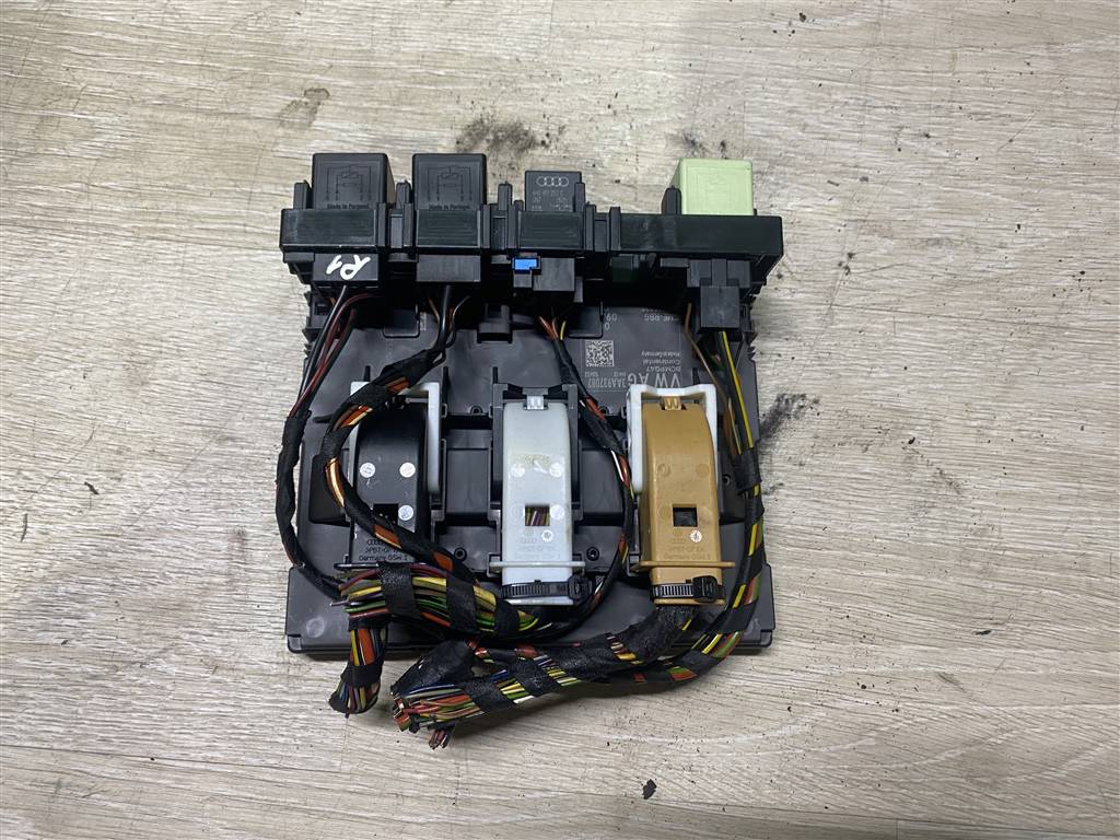 Volkswagen Passat (B7) 2011-2015 для Блок управления бортовой сети