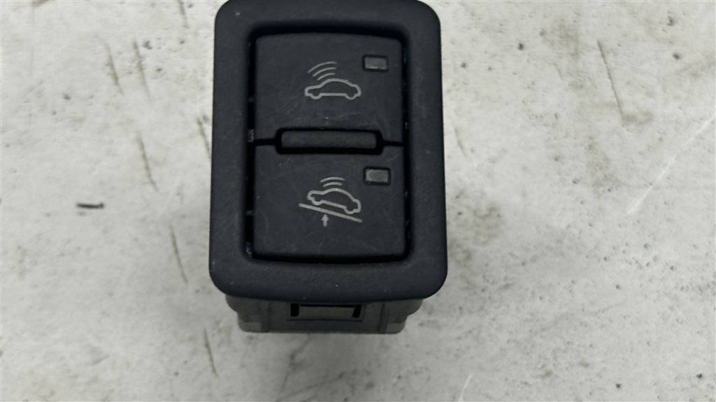 Audi Q7 (4L)  2005 - 2009 для Кнопка многофункциональная