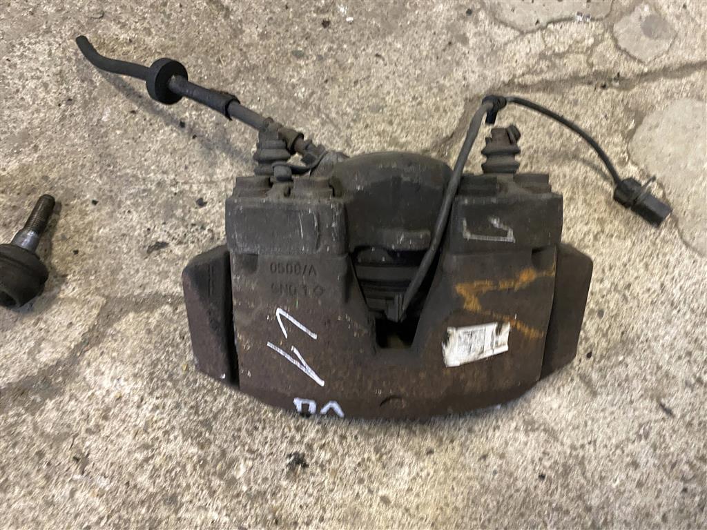 Audi A6 C7 для Суппорт передний левый