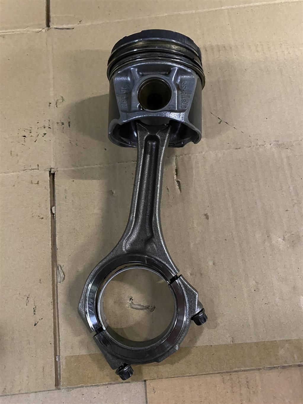 Audi A6 (C5) 1997-2001 для Поршень с шатуном