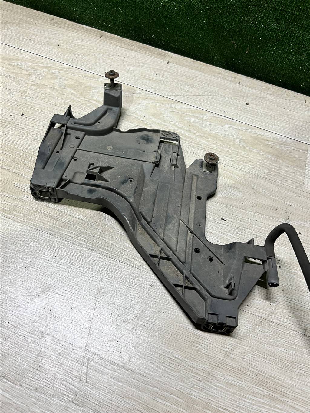 Audi A4 (B8) 2007-2012 для Кронштейн фары правый