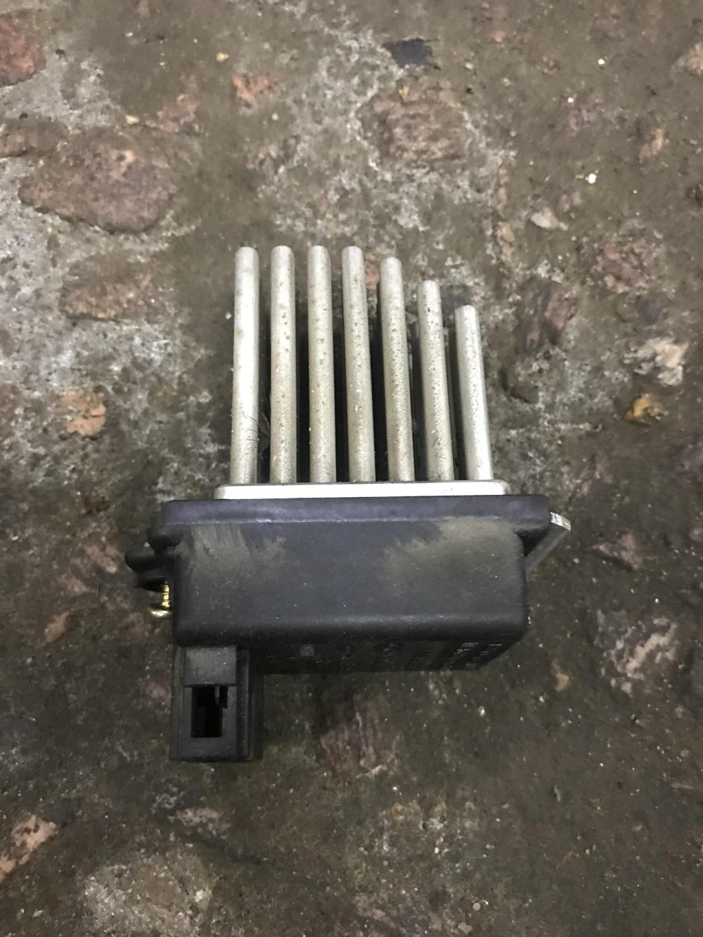 Audi A6 (C5) 2001-2004 рестайлинг для Резистор отопителя