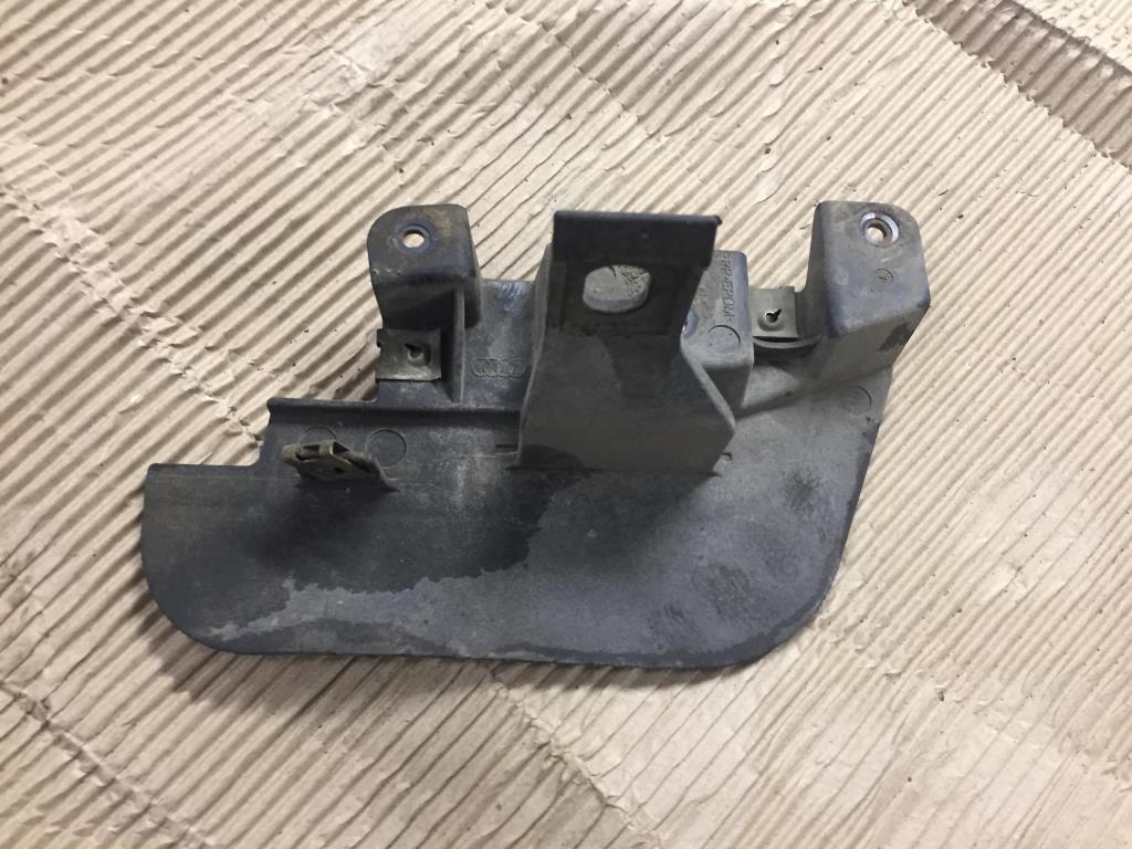 Audi Q7 (4L)  2005 - 2009 для Брызговик задний