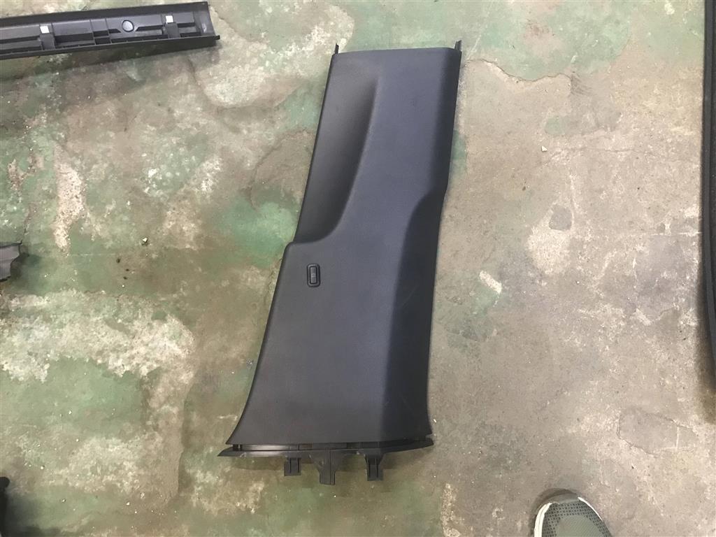 Volkswagen Passat (B7) 2011-2015 для Обшивка стойки