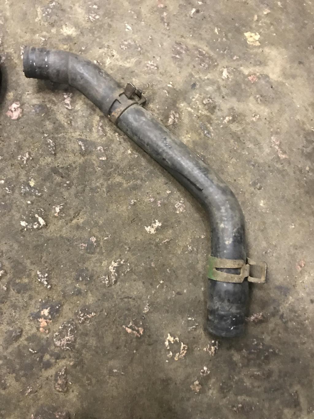 Volkswagen Passat (B3) 1988-1993 для Патрубок