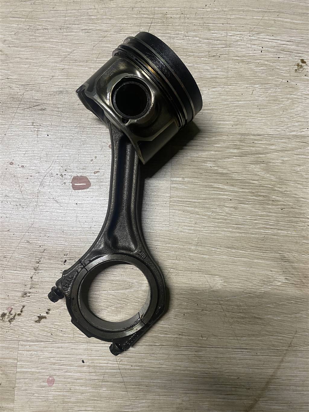 Audi Q7 (4L)  2005 - 2009 для Поршень с шатуном