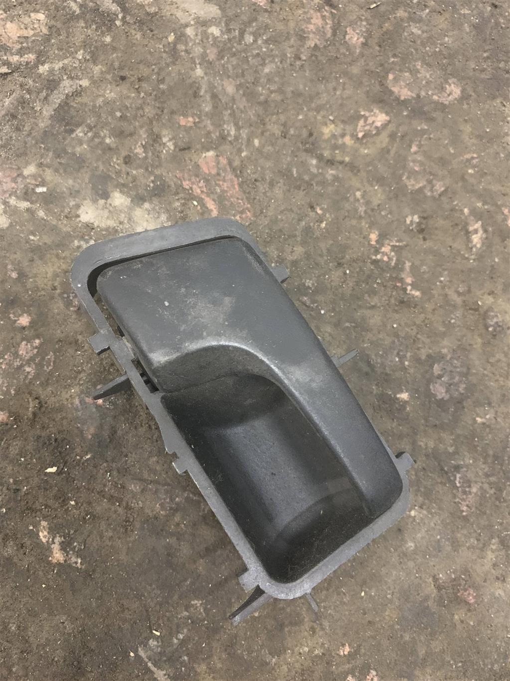 Volkswagen Passat (B3) 1988-1993 для Ручка двери внутренняя правая