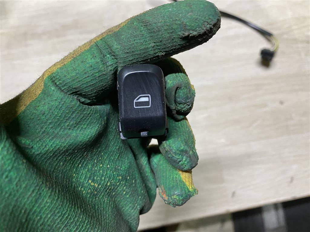 Audi A4 (B8) 2007-2012 для Кнопка стеклоподъемника