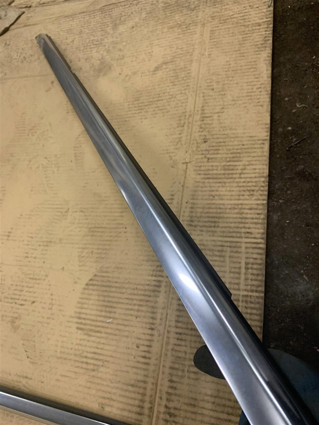 Mercedes-Benz W253 X253 GLC 2015-2019 для Молдинг стекла двери задней правой