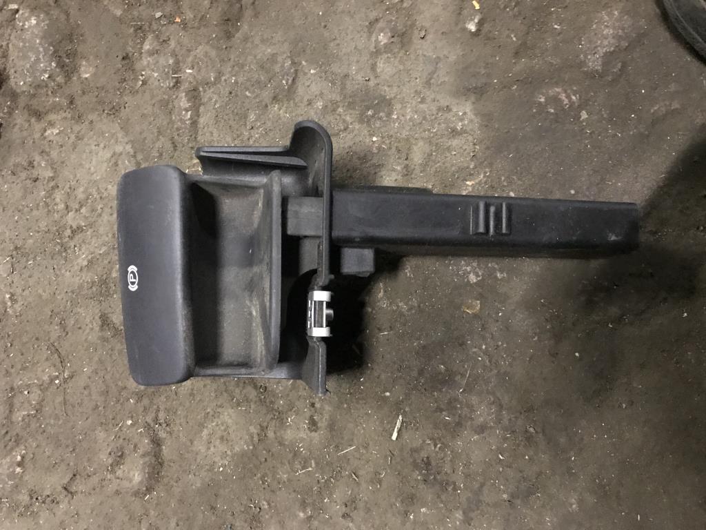 Audi Q7 (4L)  2005 - 2009 для Ручка стояночного тормоза