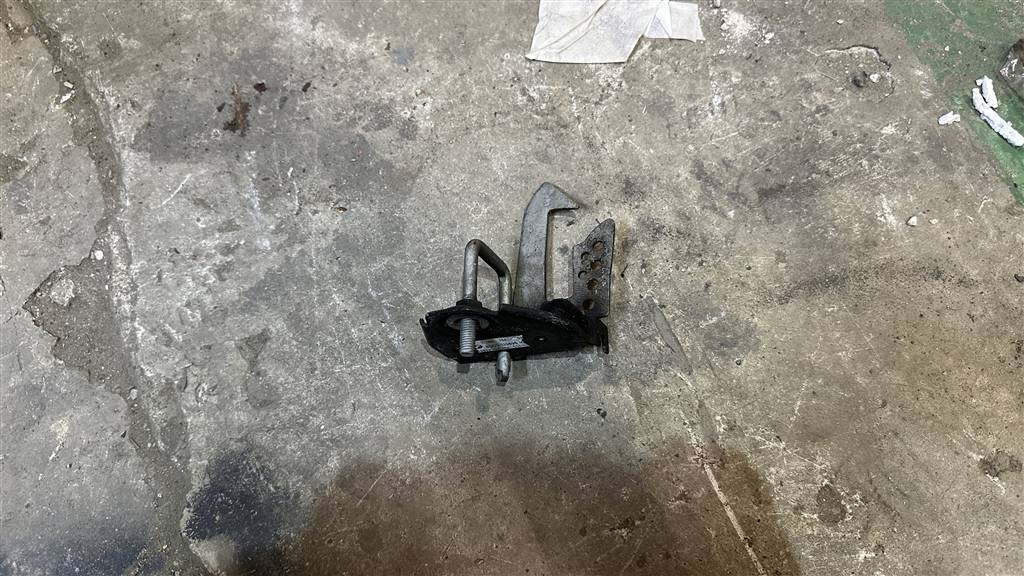 BMW 5-серия F10/F11 2009> для Замок капота