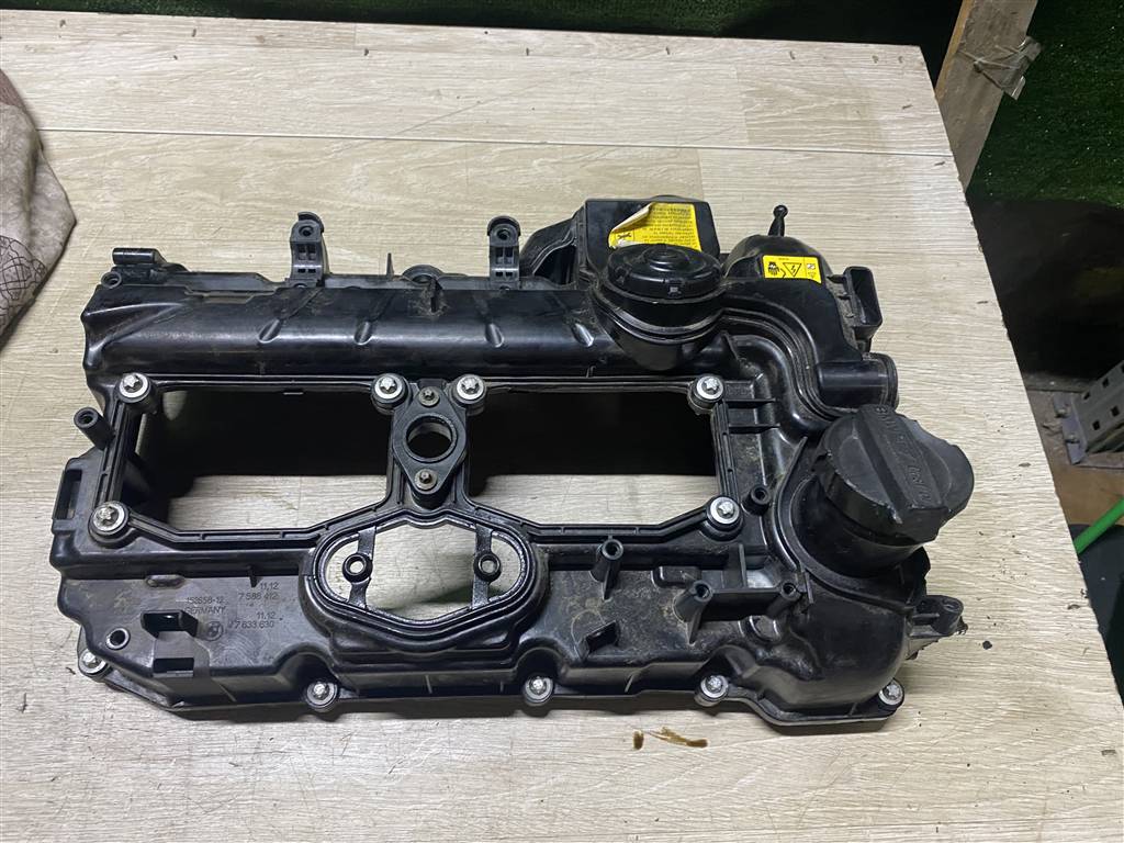 BMW 5-серия F10/F11 2009> для Крышка клапанная (ГБЦ)