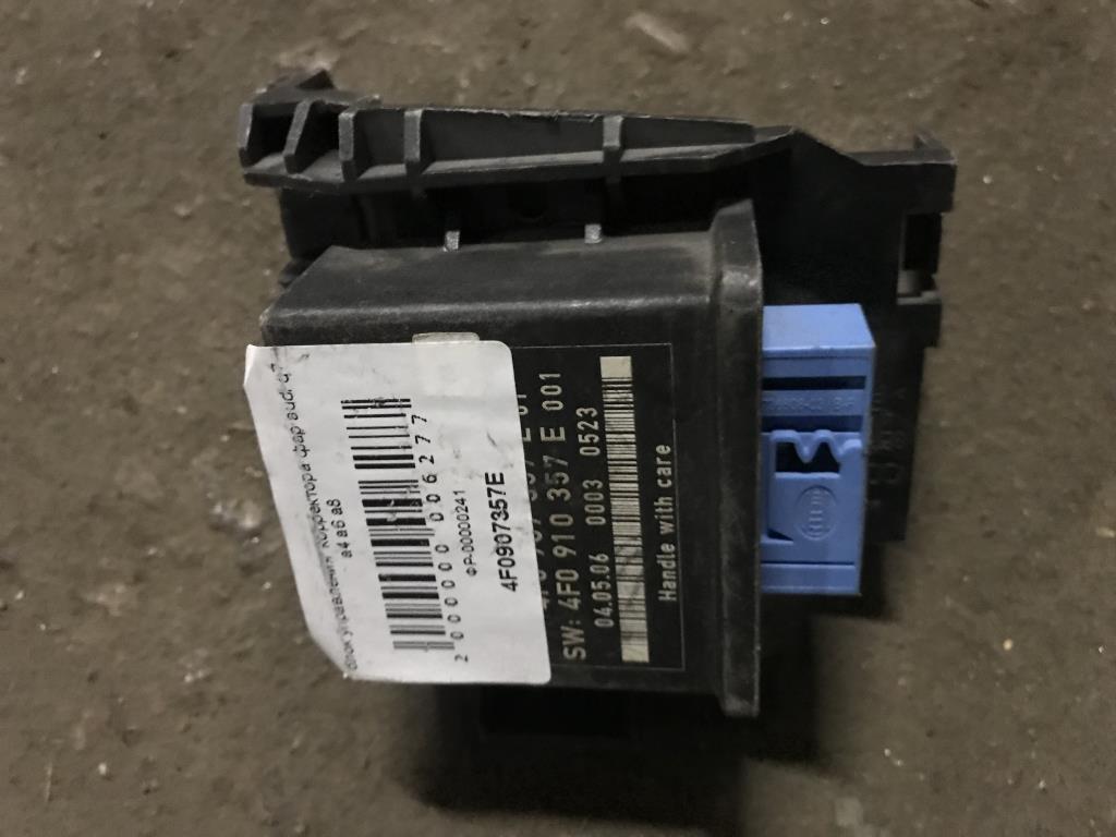 Audi Q7 (4L)  2005 - 2009 для Блок корректора фар