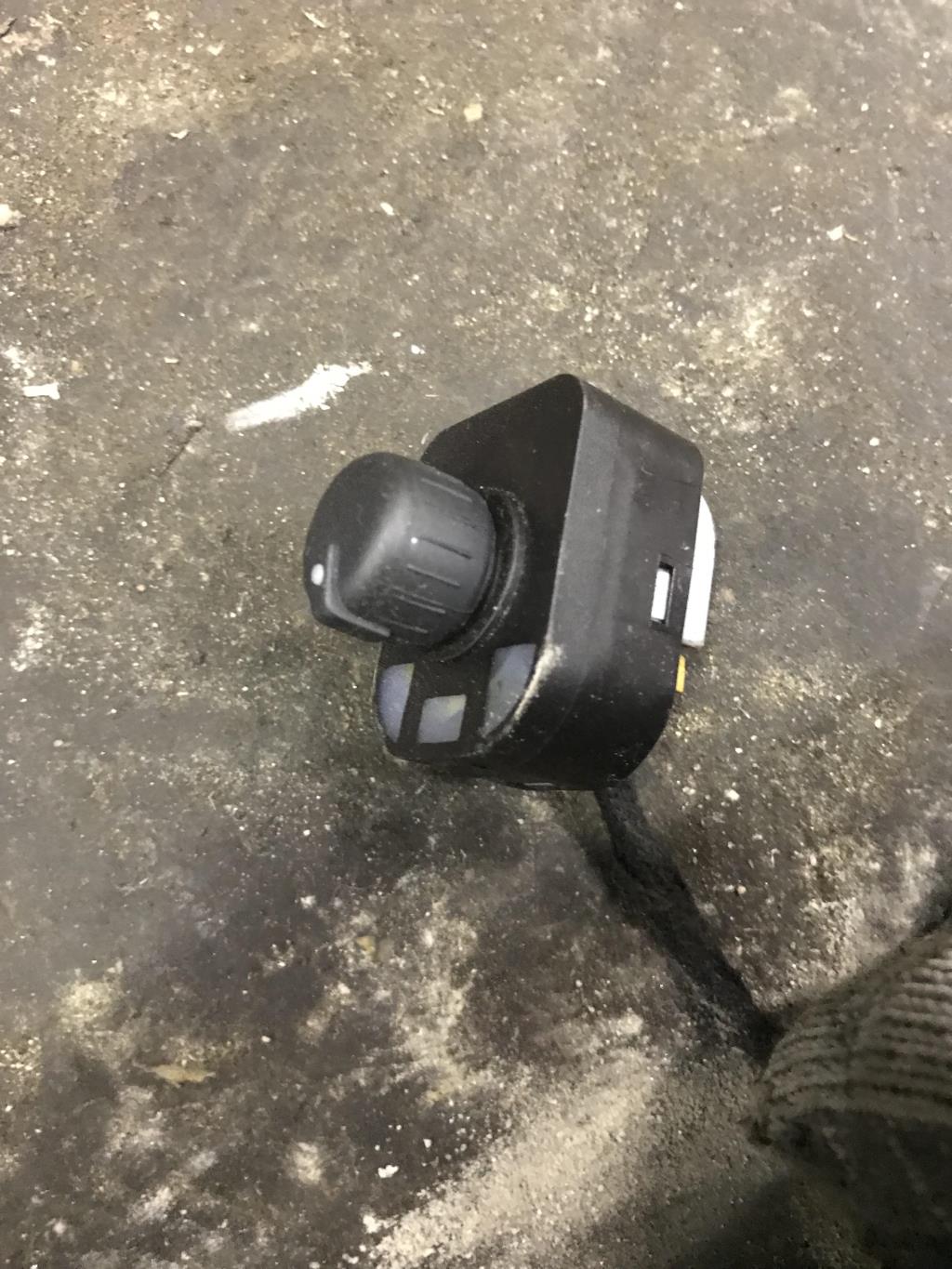 Audi A6 (C6 4F) 2005-2008 для Джойстик регулировки зеркал