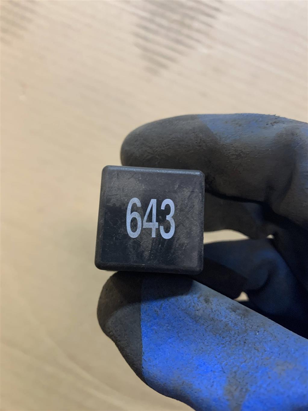 Audi Q7 (4L)  2005 - 2009 для Реле 643