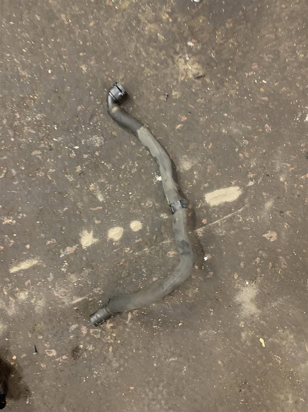 Audi A6 (C6 4F) Allroad quattro 2005-2012 для Патрубок системы охлаждения 