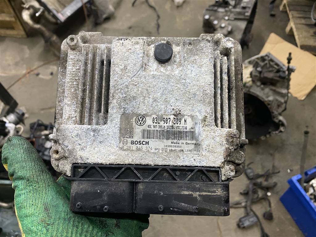 Volkswagen Passat (B7) 2011-2015 для Блок управления двигателем