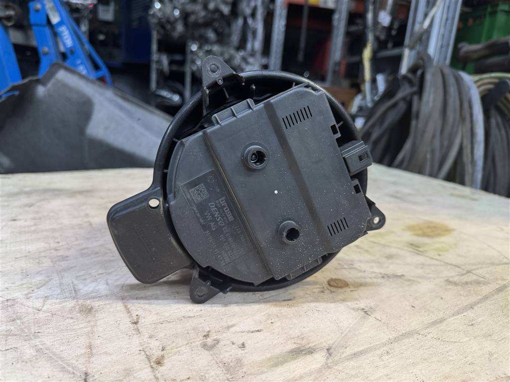 Audi A6 C7 для Мотор печки 