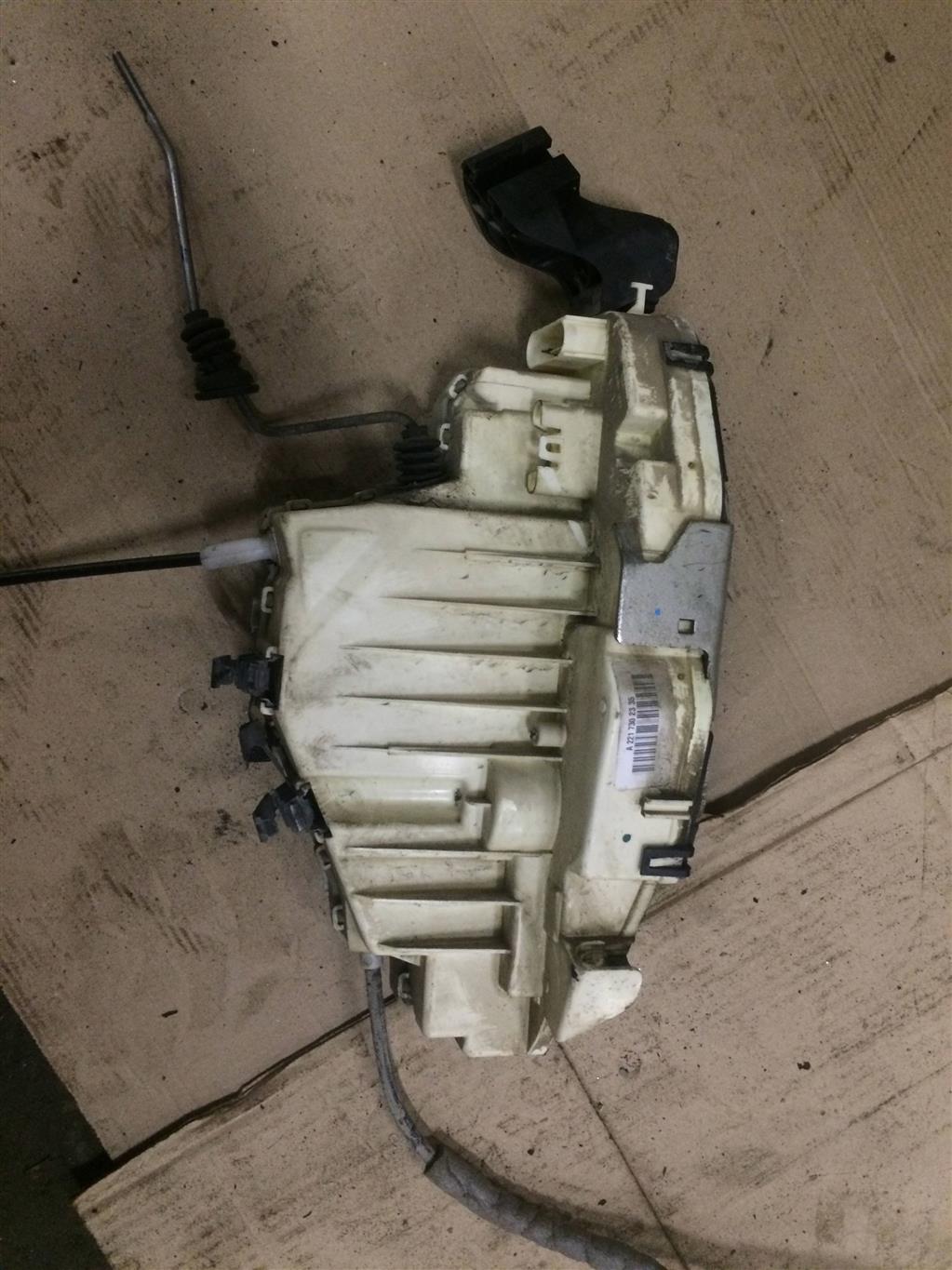 Mercedes-Benz W221 S-Klasse S221 2005-2009 для Замок двери задней левой