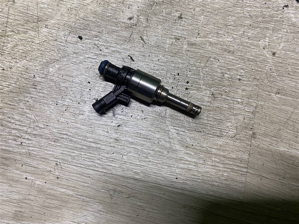 Audi A4 (B8) 2007-2012 для Форсунка бензиновая